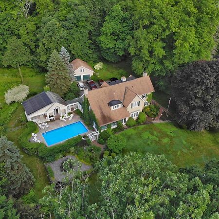 Howarth House Bed And Breakfast Fitchburg Esterno foto