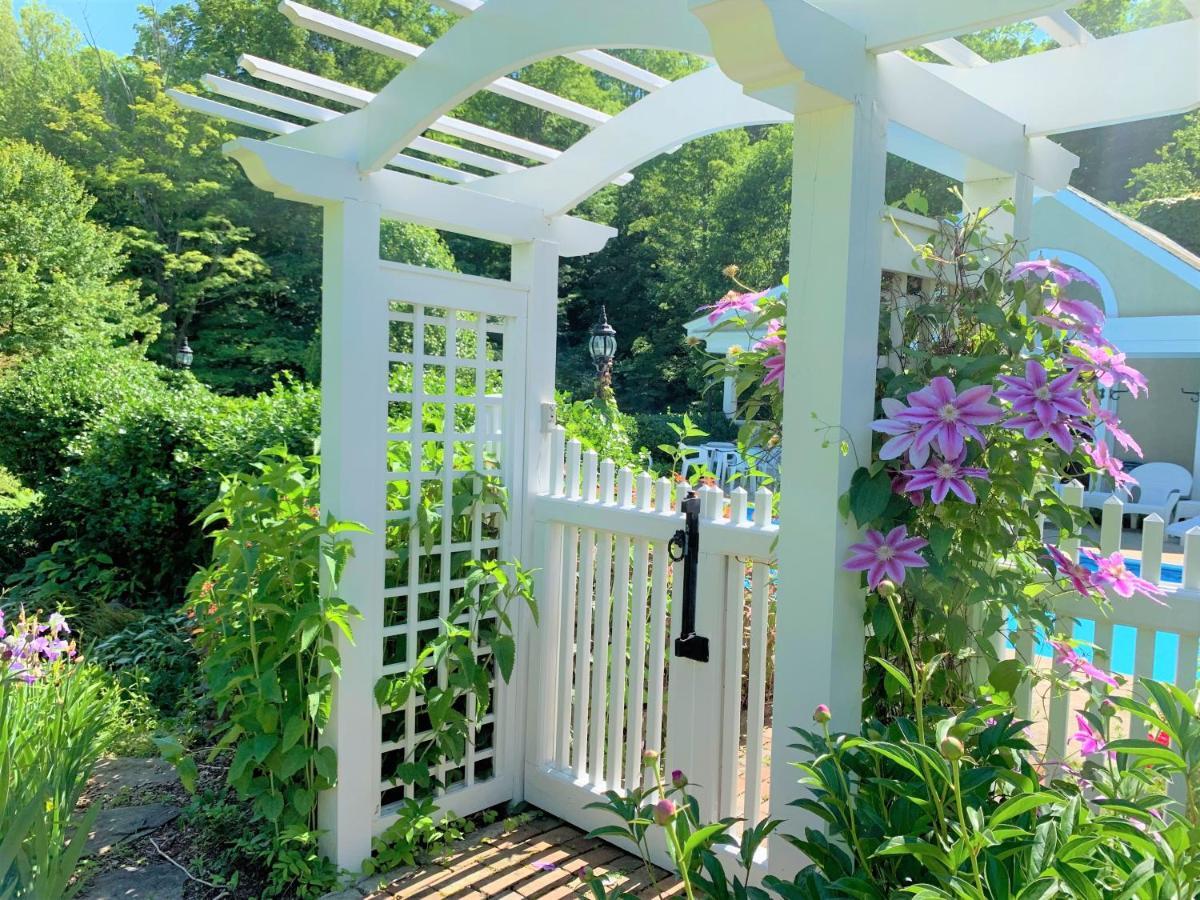 Howarth House Bed And Breakfast Fitchburg Esterno foto