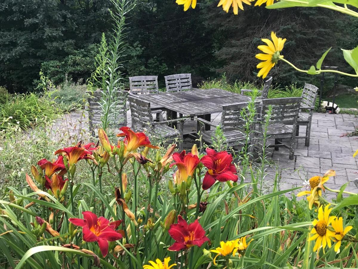 Howarth House Bed And Breakfast Fitchburg Esterno foto