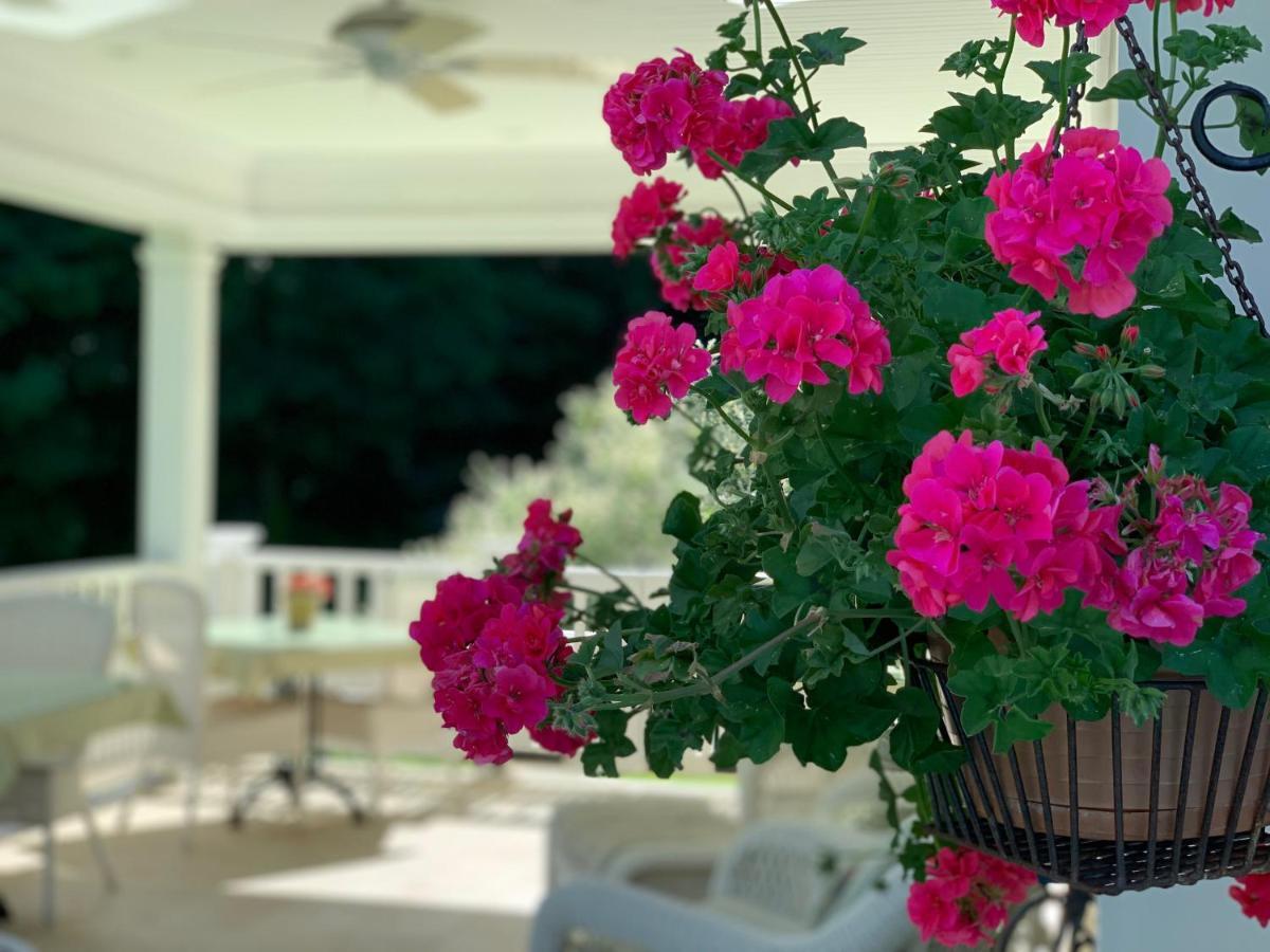 Howarth House Bed And Breakfast Fitchburg Esterno foto