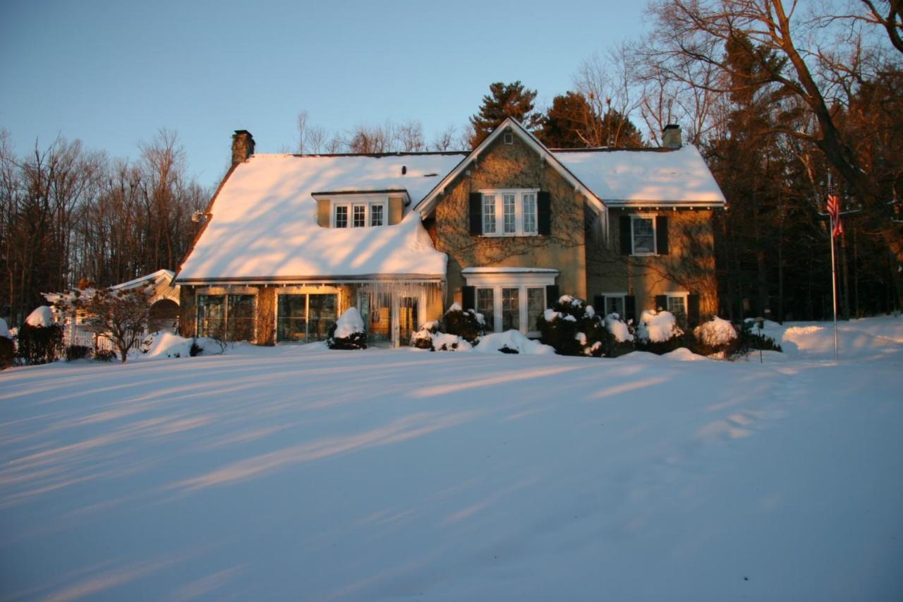Howarth House Bed And Breakfast Fitchburg Esterno foto