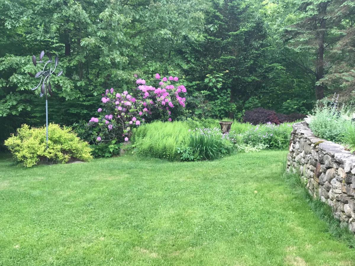 Howarth House Bed And Breakfast Fitchburg Esterno foto