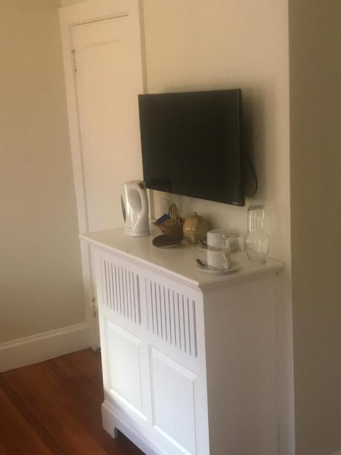 Howarth House Bed And Breakfast Fitchburg Esterno foto